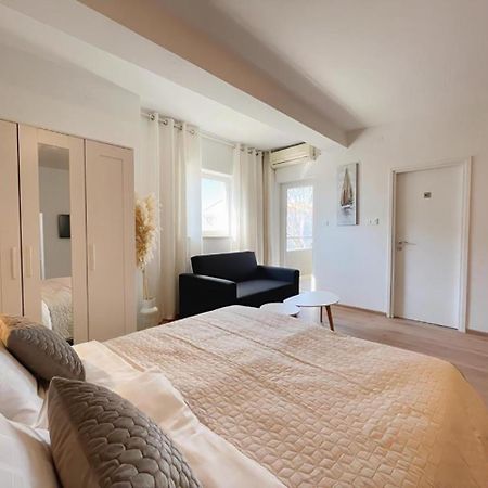 Caramel Comforts In Stinjan Only 800 Meters From The Beach Pula Bagian luar foto