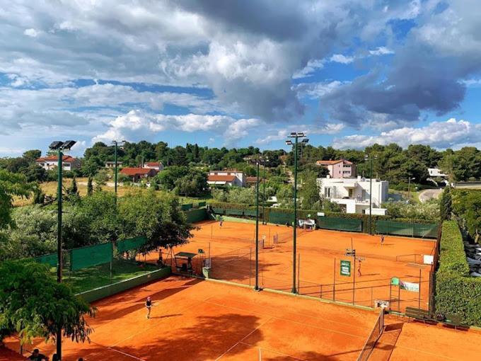 Caramel Comforts In Stinjan Only 800 Meters From The Beach Pula Bagian luar foto